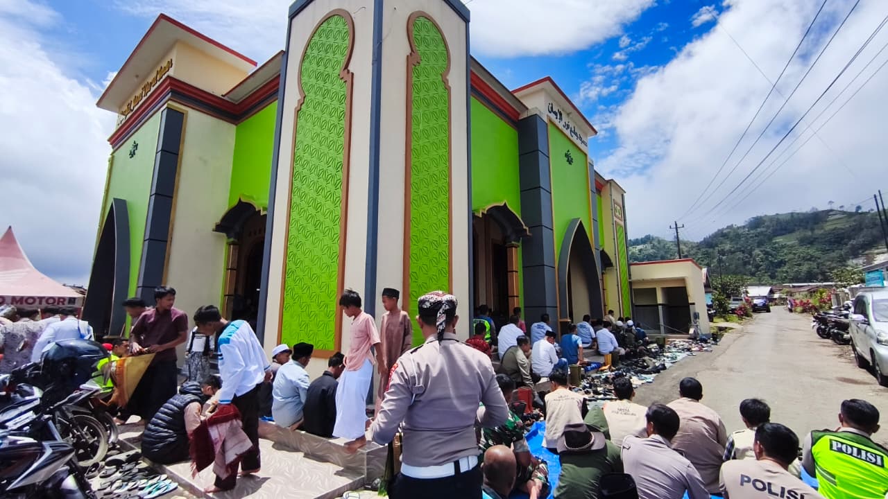 Masjid Jami' Nurul Hijrah: Jadi Tempat Beribadah dan Berbagi di Cilacap